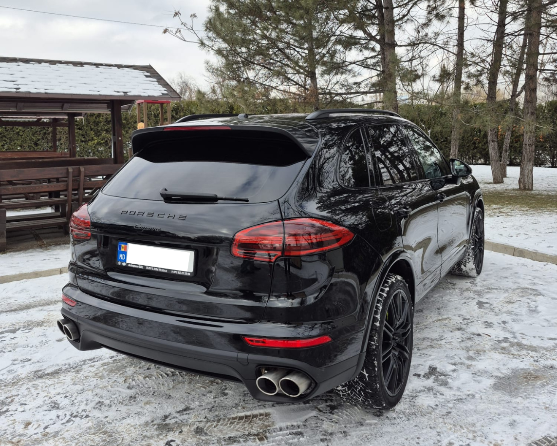 Porsche Cayenne - 4